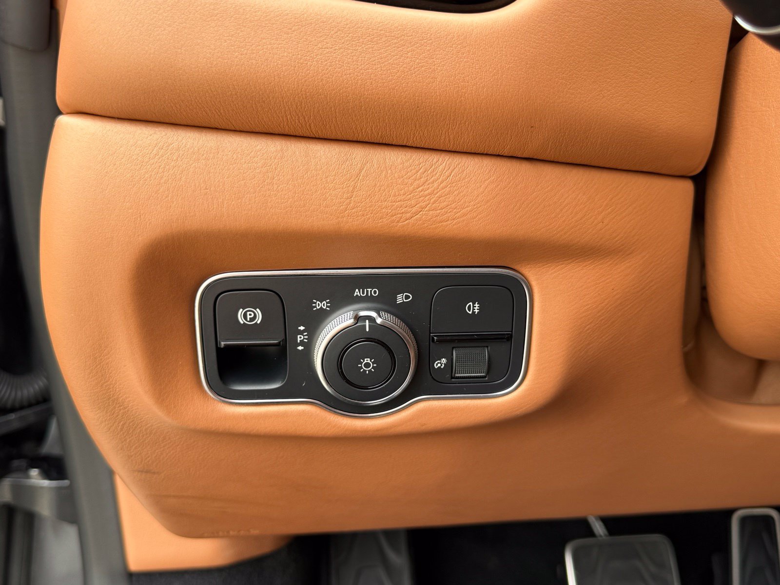 Used 2020 Aston Martin V8 Vantage Coupe RWD image 38