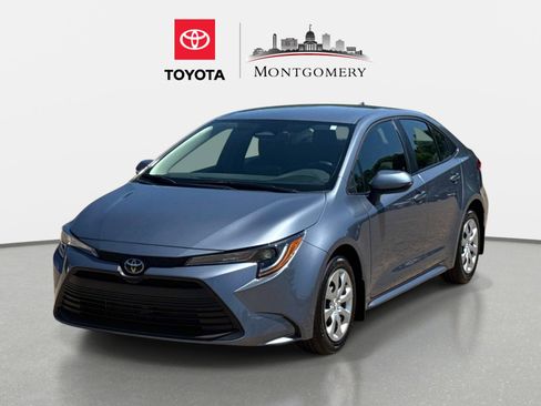 Used 2025 Toyota Corolla LE FWD image 7