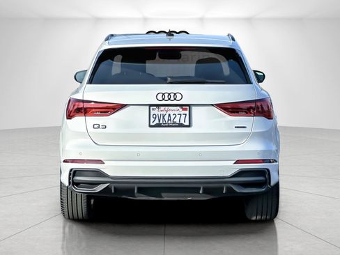 Used 2025 Audi Q3 2.0T Premium w/ Convenience Package image 4