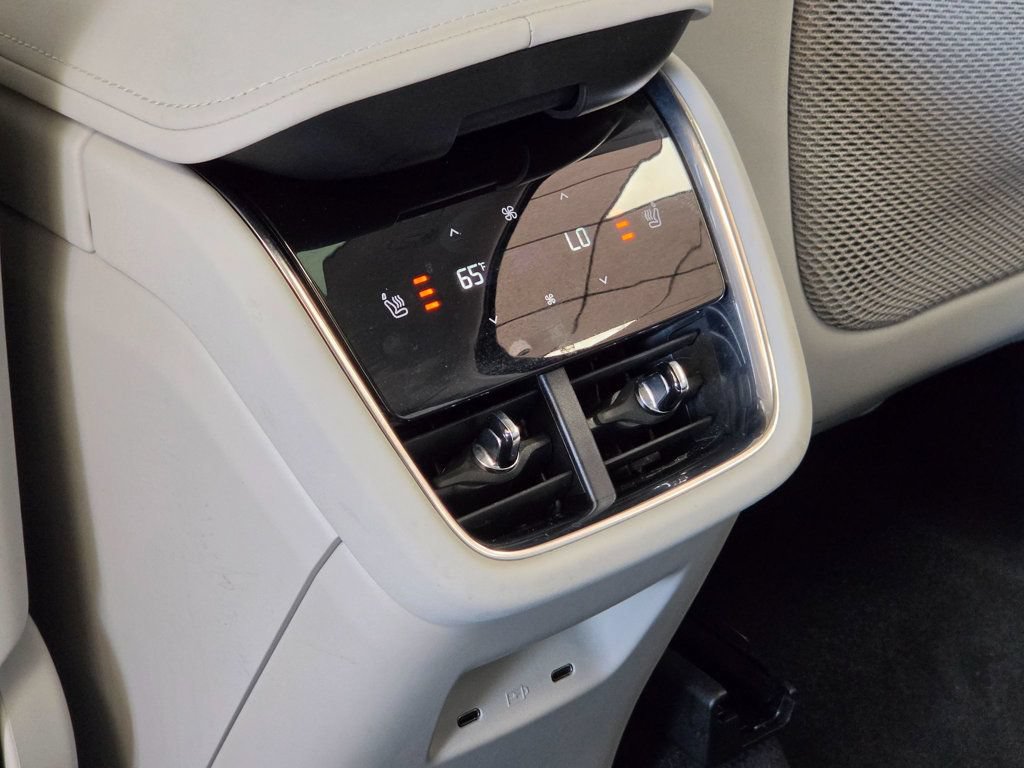Used 2025 Volvo EX90 Ultra AWD/4WD image 22