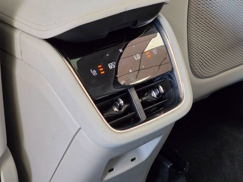 Used 2025 Volvo EX90 Ultra AWD/4WD image 22
