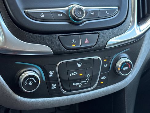 Used 2022 Chevrolet Equinox LT FWD image 22