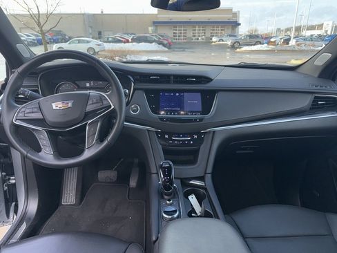 Used 2025 Cadillac XT5 Premium Luxury image 10