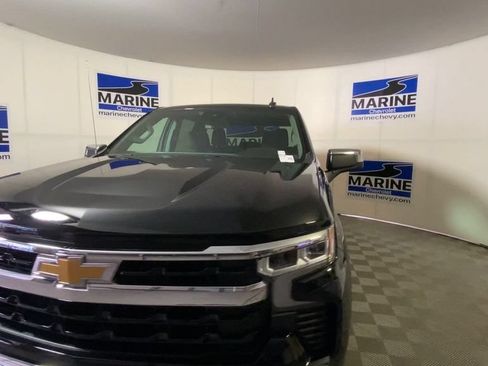 Used 2023 Chevrolet Silverado 1500 LT AWD/4WD image 5