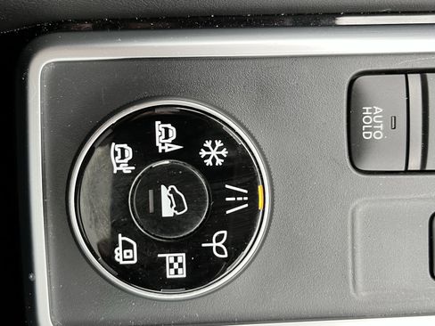 Used 2025 Nissan Pathfinder SL w/ SL Premium Package AWD/4WD image 19