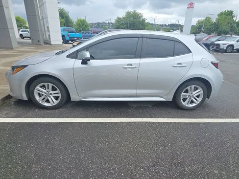 Used 2020 Toyota Corolla SE FWD image 2
