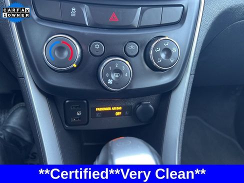 Used 2020 Chevrolet Trax LT w/ LT Convenience Package image 30