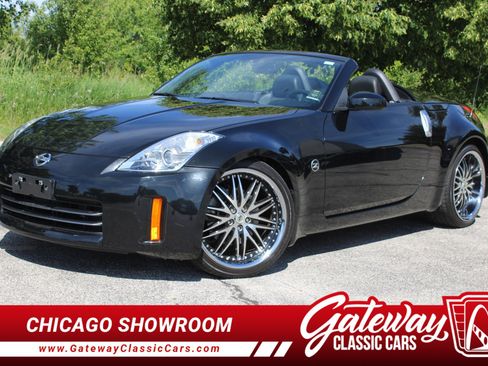 Used 2006 Nissan 350Z Touring RWD image 1