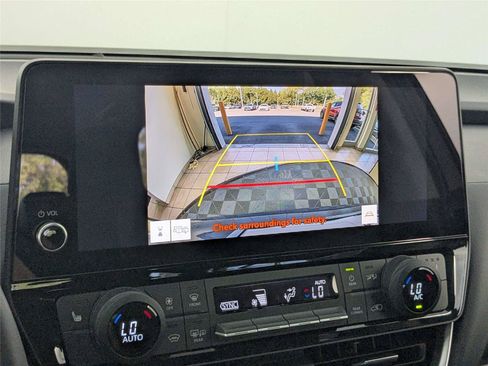 Certified 2024 Toyota Grand Highlander FWD image 20