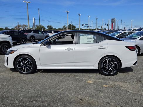 New 2025 Nissan Sentra SR image 2