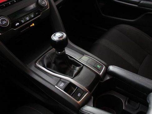 Used 2018 Honda Civic Sport image 11