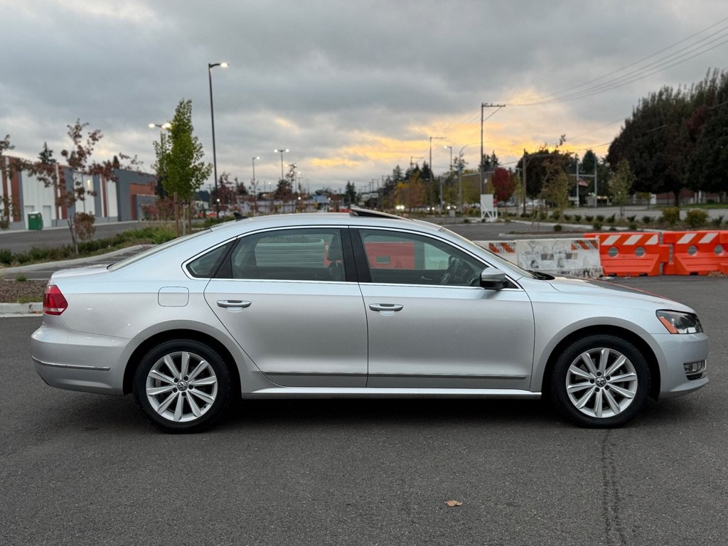 Used 2013 Volkswagen Passat 2.5 SEL Premium FWD image 2