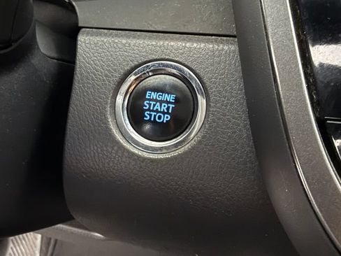 Used 2019 Toyota Camry LE w/ Convenience Package FWD image 15
