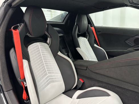 Used 2023 Chevrolet Corvette Stingray Premium Conv w/ Z51 Performance Package image 24