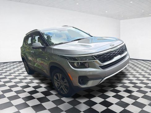 Used 2021 Kia Seltos S AWD/4WD image 3