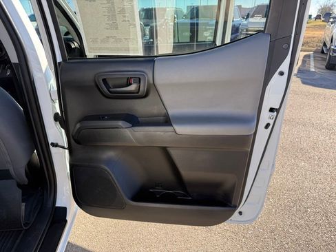 Used 2020 Toyota Tacoma SR image 20