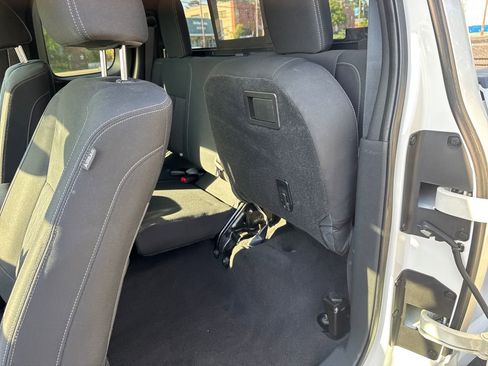 Used 2018 Nissan Titan SV w/ SV Convenience Package AWD/4WD image 31