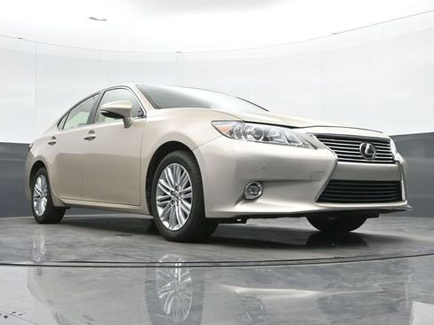 Used 2014 Lexus ES 350 w/ Luxury Package image 10
