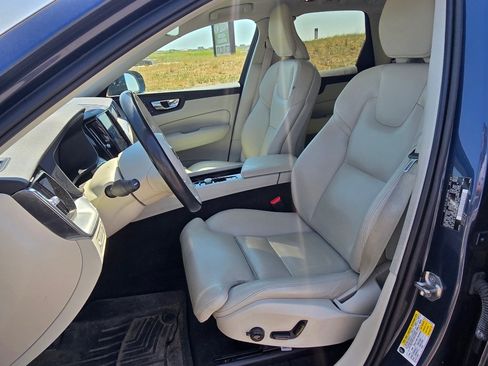 Used 2019 Volvo XC60 T8 Momentum w/ Advanced Package AWD/4WD image 13