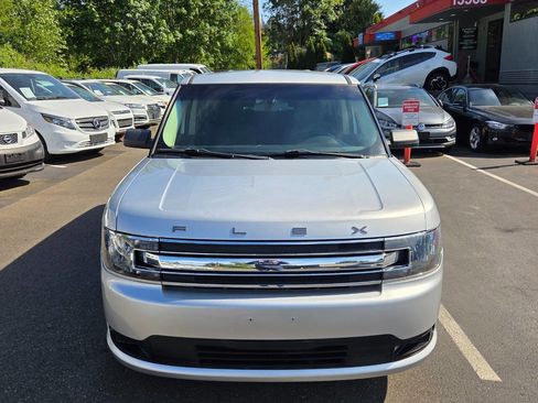 Used 2017 Ford Flex SE FWD image 2