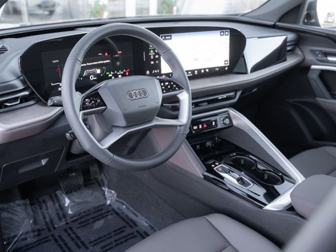 New 2025 Audi Q5 Premium image 10