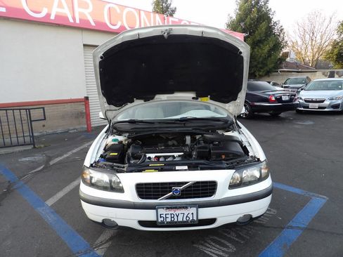 Used 2004 Volvo S60 2.4 image 12