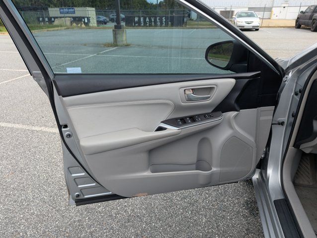 Used 2016 Toyota Camry XLE FWD image 21