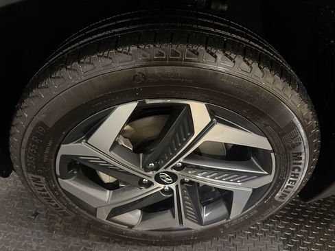 Used 2023 Hyundai Tucson Limited image 18