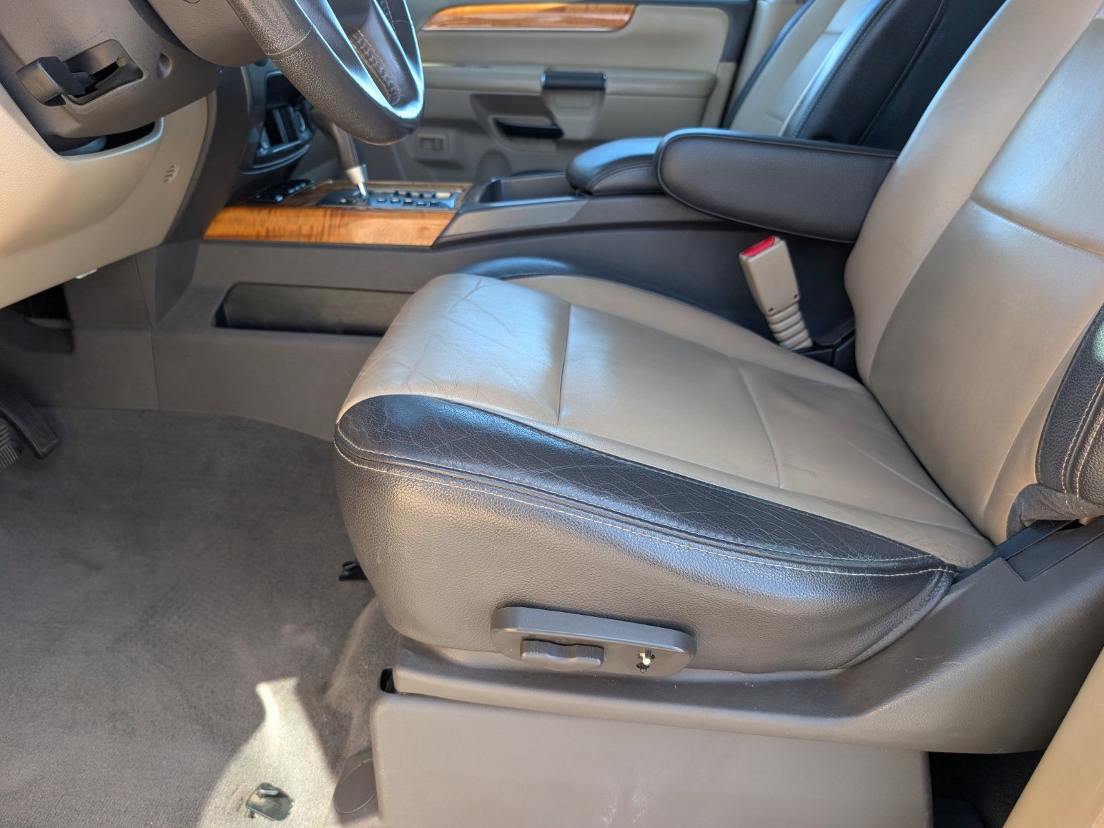 Used 2014 Nissan Armada Platinum w/ Platinum Reserve Package AWD/4WD image 11