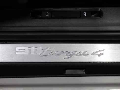 Used 2021 Porsche 911 Targa 4 image 24