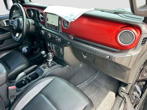 Used 2018 Jeep Wrangler Unlimited Rubicon AWD/4WD image 28