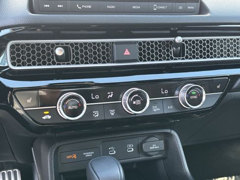 Certified 2025 Honda Civic Sport image 20