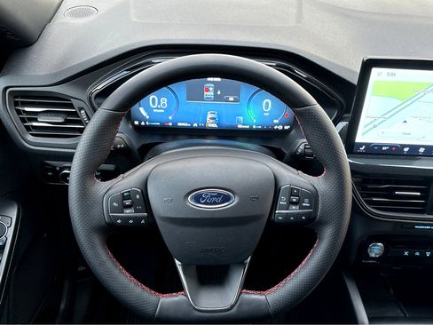 Used 2025 Ford Escape ST-Line Elite image 12