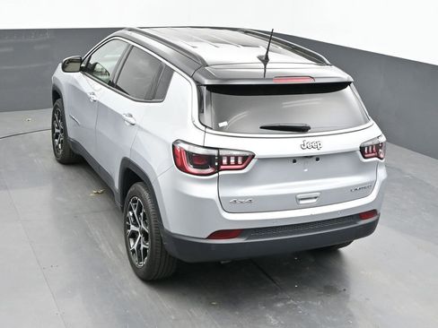 Used 2025 Jeep Compass Limited AWD/4WD image 43