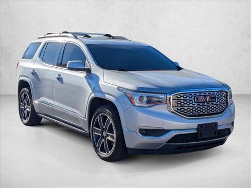 Used 2017 GMC Acadia Denali image 3