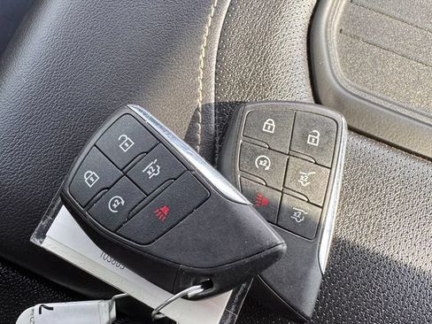 Used 2022 Chevrolet Tahoe Premier AWD/4WD image 34