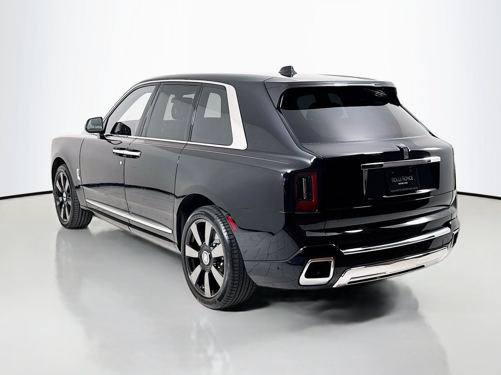 Certified 2026 Rolls-Royce Cullinan w/ Cullinan Package AWD/4WD image 6