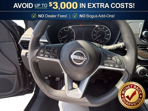Used 2025 Nissan Altima 2.5 SV FWD image 18