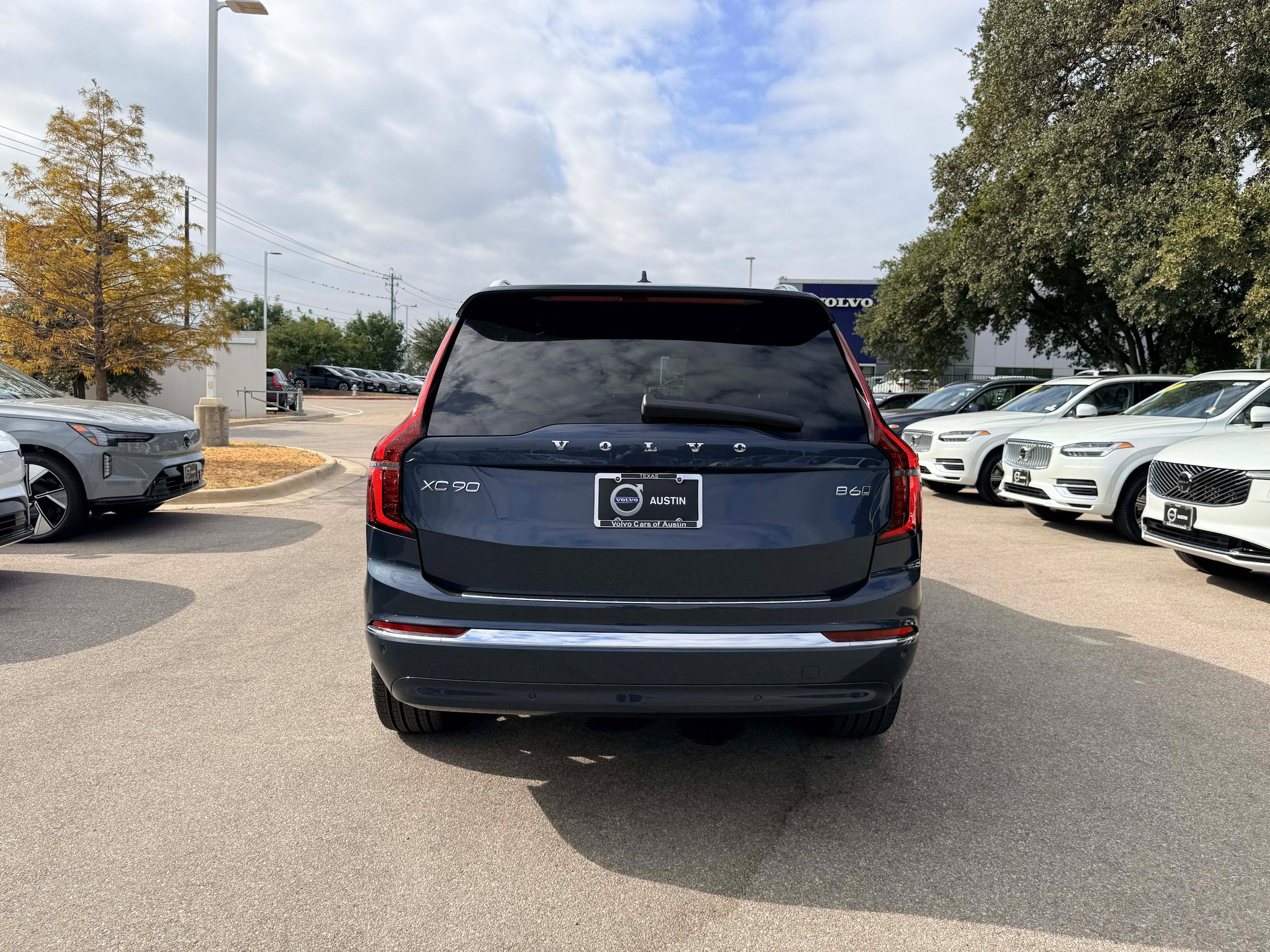 Used 2026 Volvo XC90 B6 Plus w/ Protection Package Premier AWD/4WD image 5