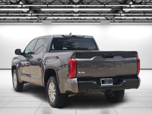 Used 2022 Toyota Tundra SR5 AWD/4WD image 9