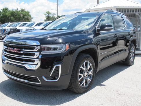 Used 2023 GMC Acadia SLT FWD image 3