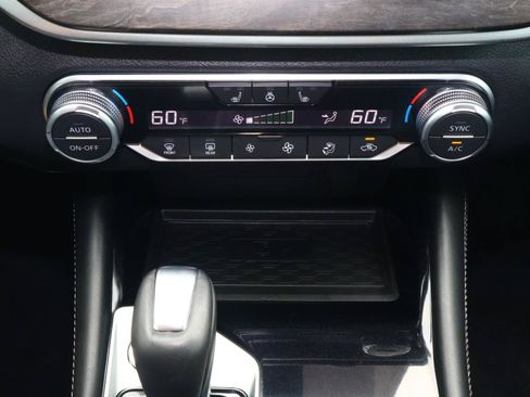 Used 2024 Nissan Altima 2.5 SL FWD image 23