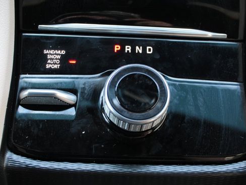 Used 2024 Jeep Grand Cherokee Limited w/ Trailer Tow Package image 20