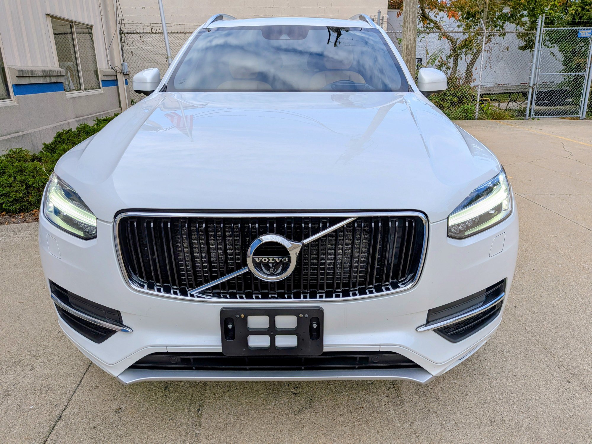 Used 2019 Volvo XC90 T6 Momentum w/ Advanced Package AWD/4WD image 2