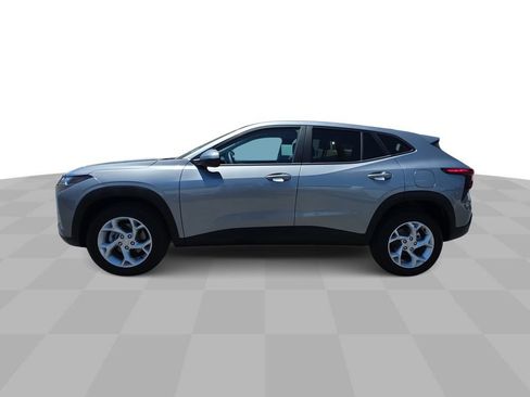 Used 2026 Chevrolet Trax LS w/ LS Convenience Package FWD image 5