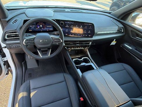 New 2027 Chevrolet Traverse LT w/ Midnight/Sport Edition FWD image 21