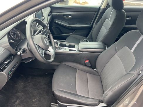 Certified 2023 Nissan Sentra SV image 4