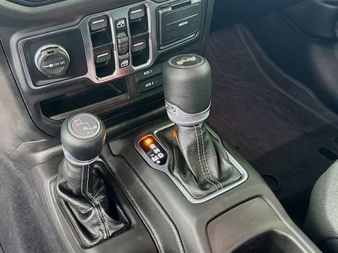 Used 2025 Jeep Wrangler Sport S image 20