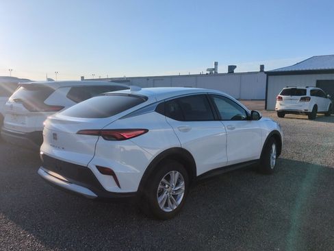 Used 2024 Buick Envista Preferred w/ Convenience I Package image 6