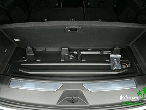 Used 2026 Cadillac Escalade V w/ LPO, ONYX Package image 14